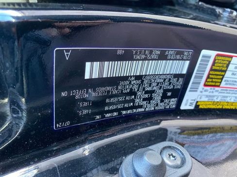 Used 2024 Toyota Highlander XLE image 23