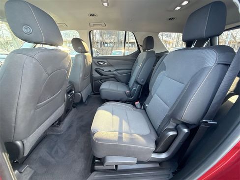 Used 2019 Chevrolet Traverse LT image 24