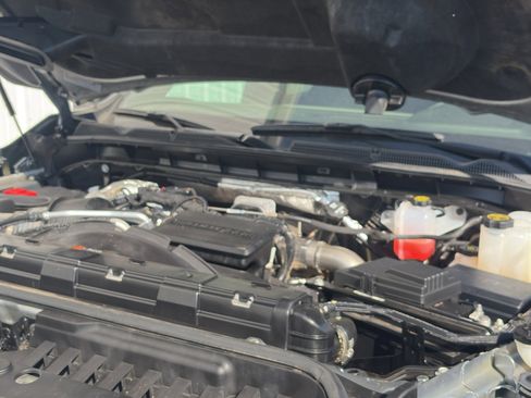 Used 2024 GMC Sierra 3500 SLT w/ SLT Premium Package image 8