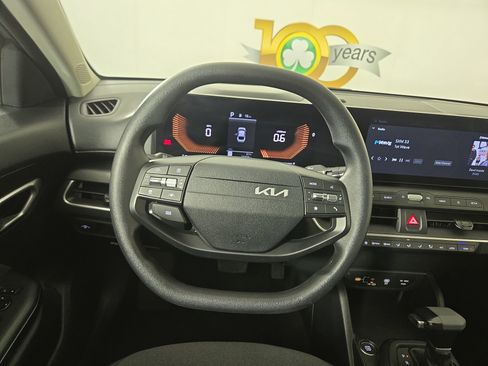 Used 2025 Kia K4 LXS image 14