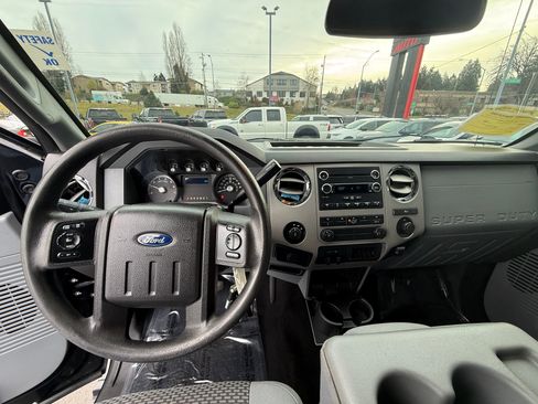 Used 2015 Ford F250 XLT w/ Camper Package image 14