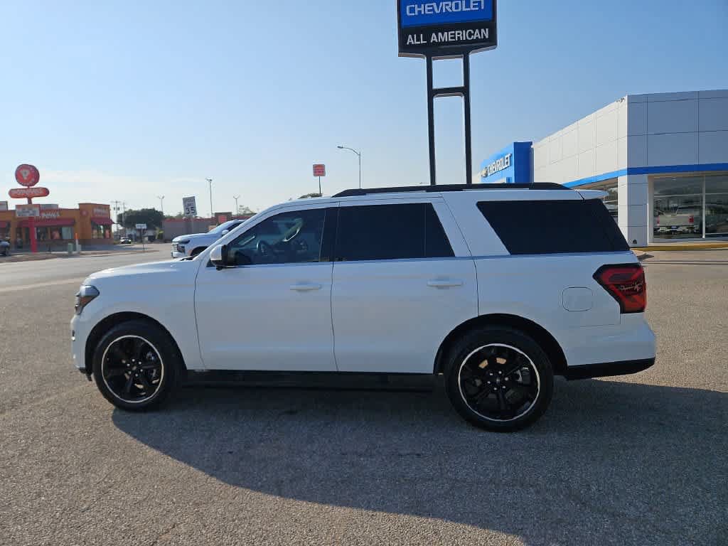 Used 2023 Ford Expedition Limited RWD image 5