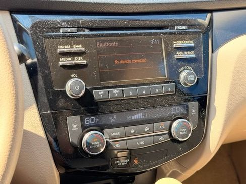 Used 2015 Nissan Rogue SV FWD image 27