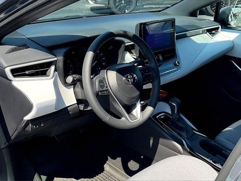 Used 2025 Toyota Corolla SE image 14