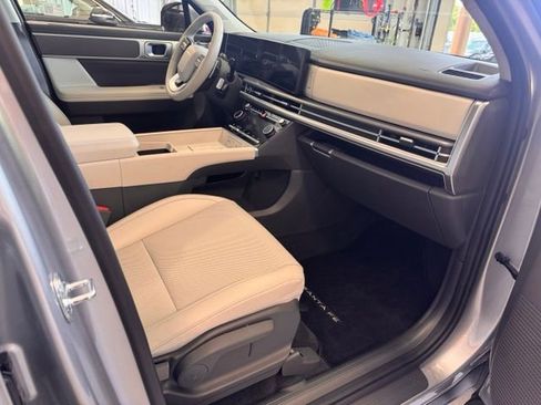 Used 2026 Hyundai Santa Fe SEL FWD image 16
