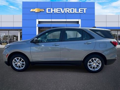 Certified 2023 Chevrolet Equinox LS w/ Driver Confidence II Package AWD/4WD image 6