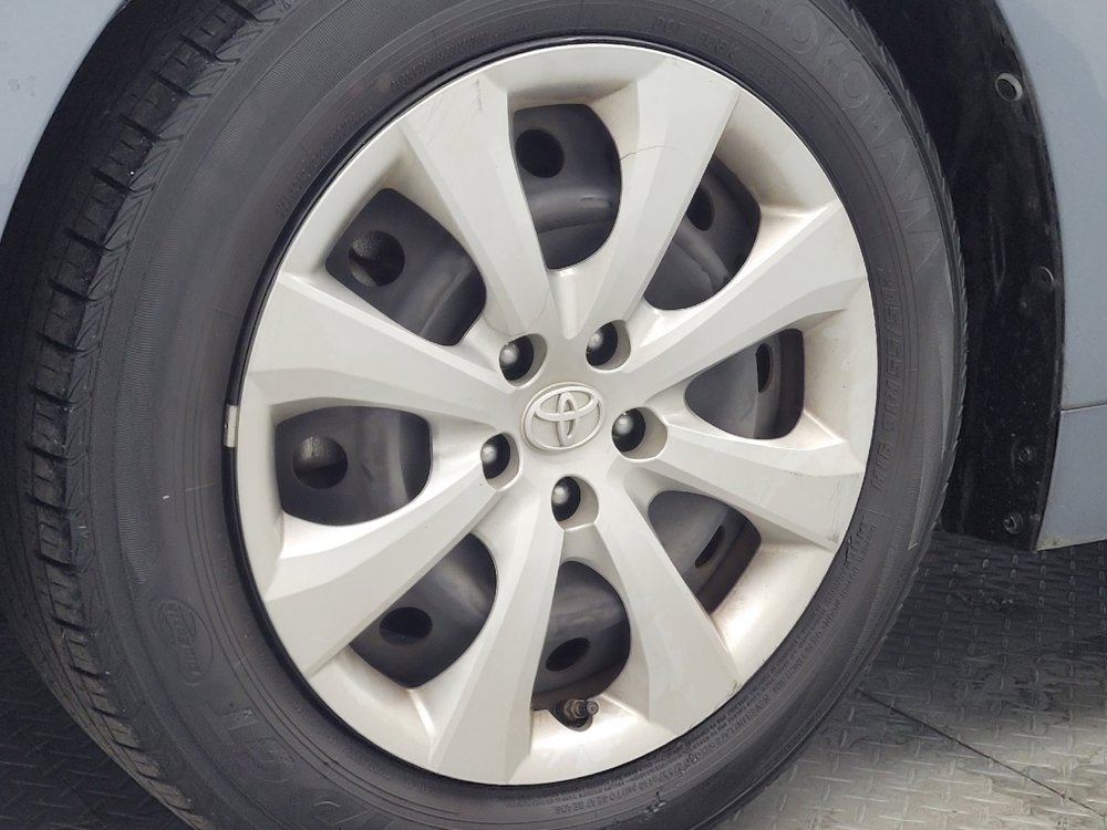Used 2022 Toyota Corolla LE FWD image 31