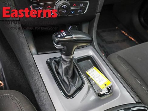 Used 2022 Dodge Charger R/T w/ Blacktop Package image 13