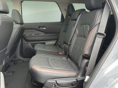 New 2026 Nissan Pathfinder Platinum AWD/4WD image 17
