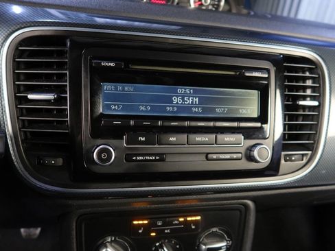 Used 2013 Volkswagen Beetle 2.0T image 23