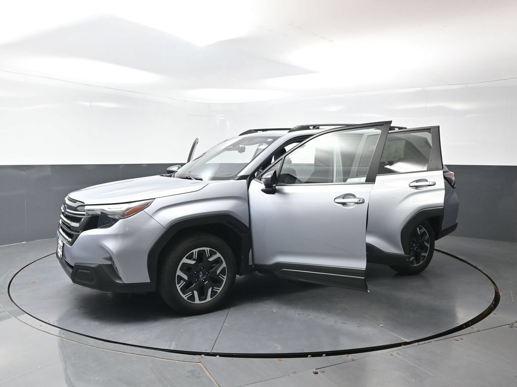 Used 2025 Subaru Forester Premium AWD/4WD image 56