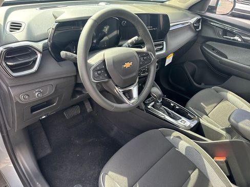 New 2026 Chevrolet TrailBlazer LT w/ Convenience Package FWD image 17