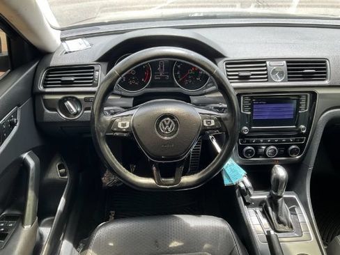 Used 2017 Volkswagen Passat 1.8T R-Line FWD image 17