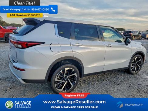 Used 2023 Mitsubishi Outlander SE image 4