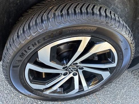 Used 2021 Volkswagen Atlas SEL Premium image 15