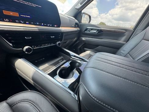 Used 2025 Chevrolet Tahoe High Country RWD image 10