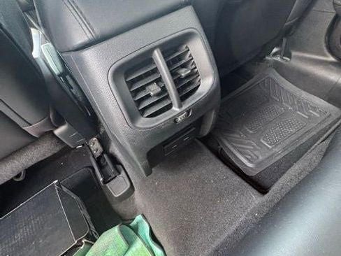 Used 2020 Jeep Cherokee Latitude Plus image 15