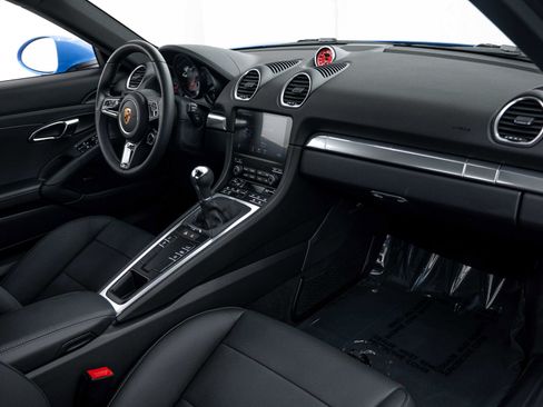 Certified 2025 Porsche 718 Cayman S RWD image 15