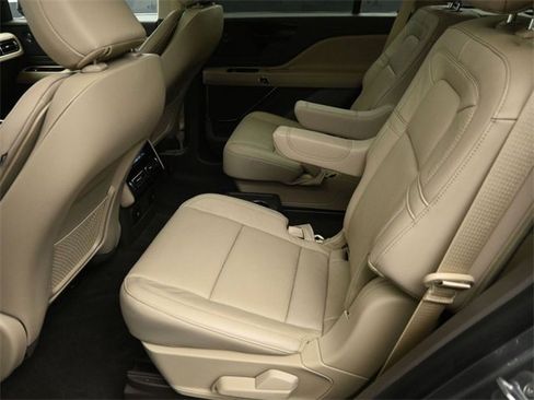 Certified 2023 Lincoln Aviator Reserve w/ Equipment Group 201A image 23