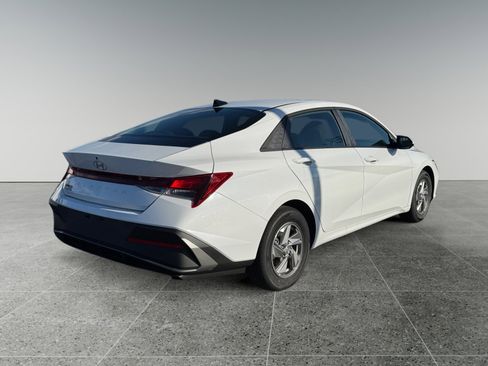 New 2025 Hyundai Elantra SE image 5