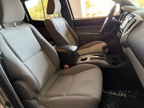Used 2014 Toyota Tacoma PreRunner w/ SR5 Package RWD image 14
