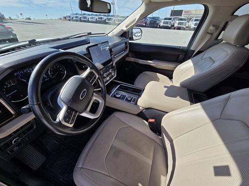 Used 2024 Ford Expedition Limited image 10