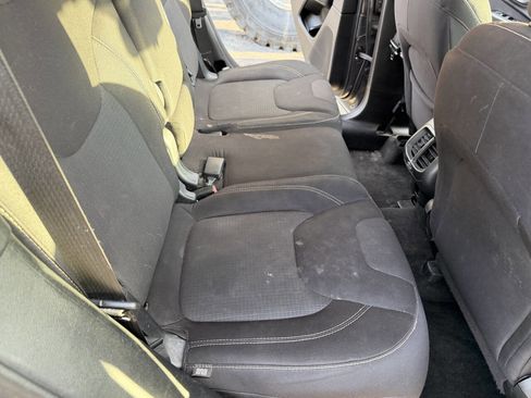 Used 2015 Jeep Cherokee Latitude image 16