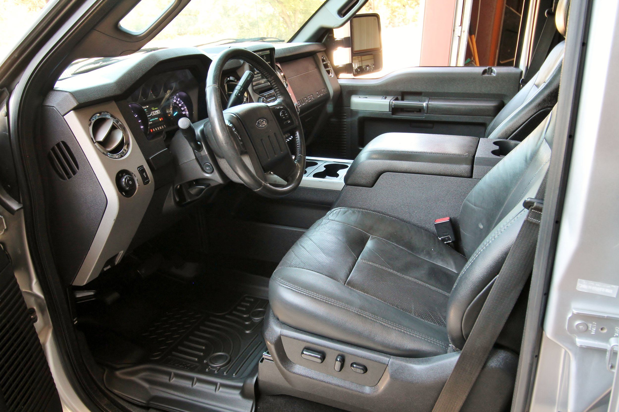 Used 2015 Ford F250 Lariat w/ Lariat Ultimate Package AWD/4WD image 20