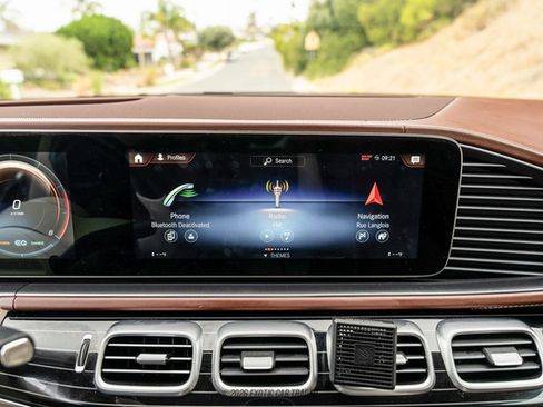 Used 2023 Mercedes-Benz Maybach GLS 600 4MATIC image 29