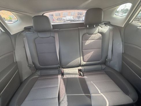 Used 2025 Chevrolet Trax LT FWD image 36