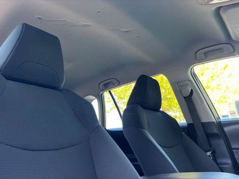 Certified 2021 Toyota RAV4 LE AWD/4WD image 18