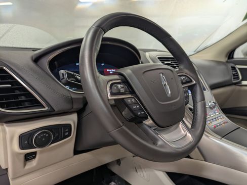 Used 2020 Lincoln Nautilus FWD w/ Equipment Group 101A image 29