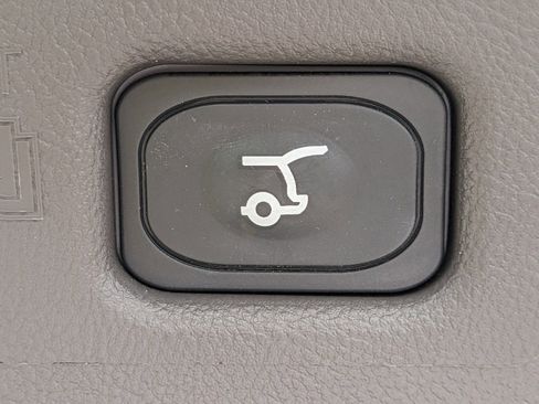 Certified 2023 Lincoln Nautilus Reserve w/ Equipment Group 202A image 13