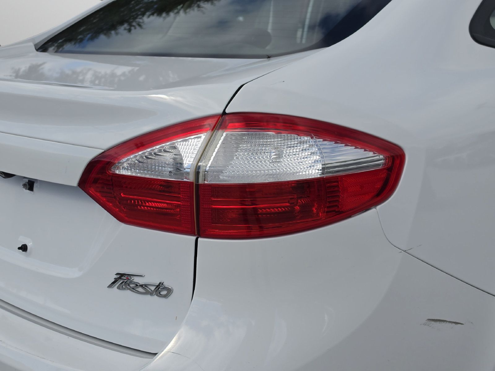 Used 2018 Ford Fiesta S FWD image 34
