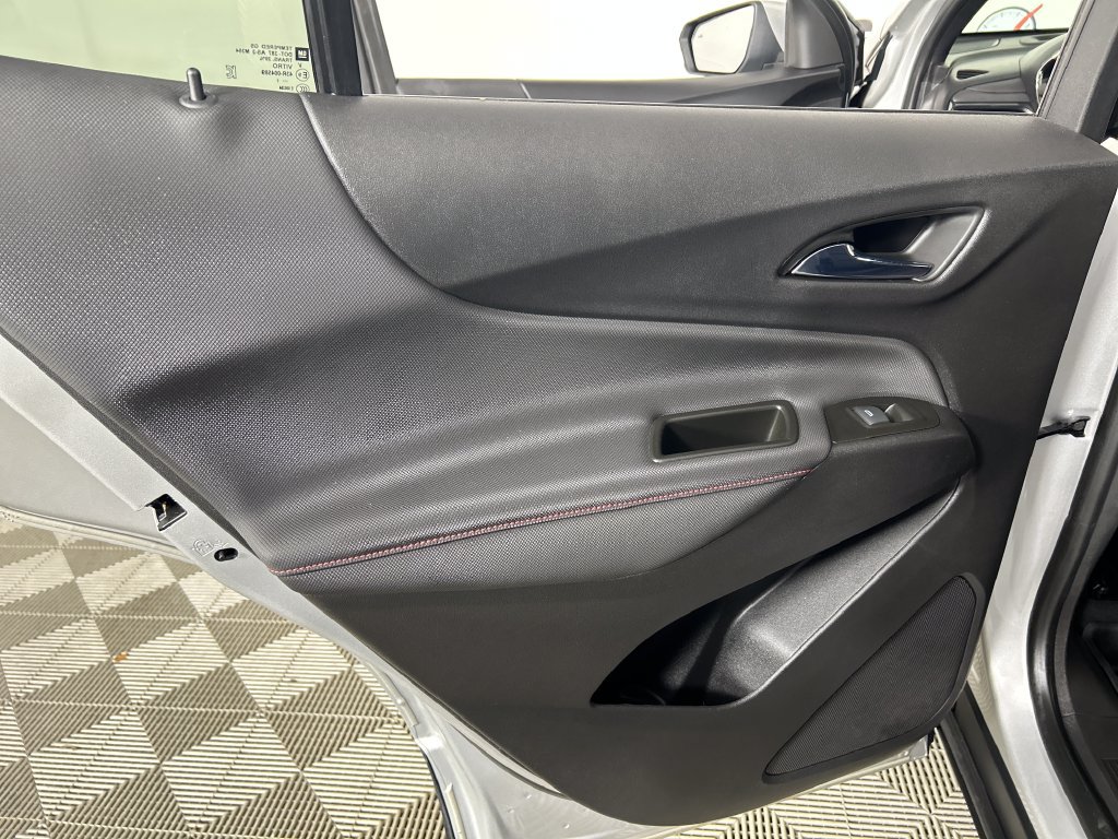 Used 2022 Chevrolet Equinox RS w/ RS Leather Package FWD image 16
