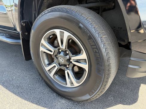 Used 2019 Toyota Tacoma TRD Sport AWD/4WD image 13