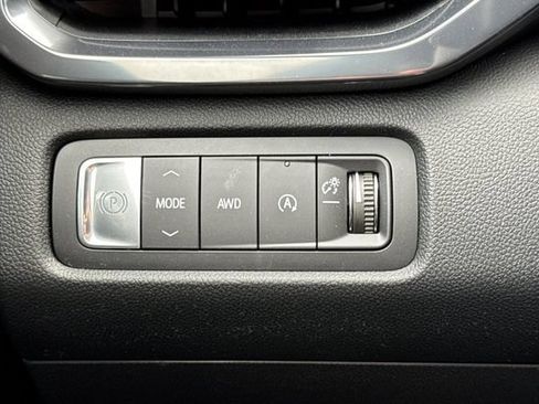 New 2026 GMC Acadia AT4 w/ Luxury Package AWD/4WD image 33