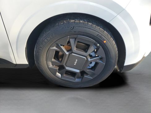 New 2026 Kia Carnival EX FWD image 6