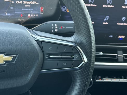 Used 2025 Chevrolet Equinox EV LT image 20