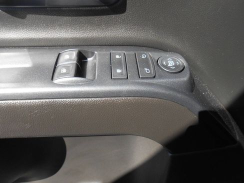 Used 2015 GMC Sierra 1500 4x4 Regular Cab image 14