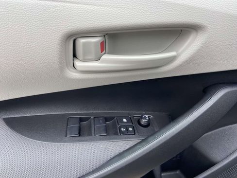 Used 2025 Toyota Corolla LE image 11