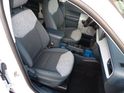 Used 2025 Ford Maverick XLT w/ Equipment Group 302A image 21