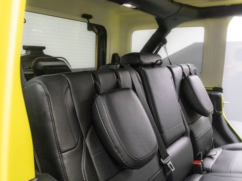 Used 2023 Jeep Wrangler Unlimited Sahara w/ Cold Weather Group image 34