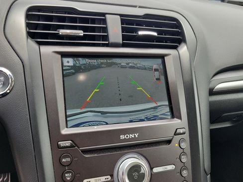 Used 2018 Ford Fusion Titanium image 17