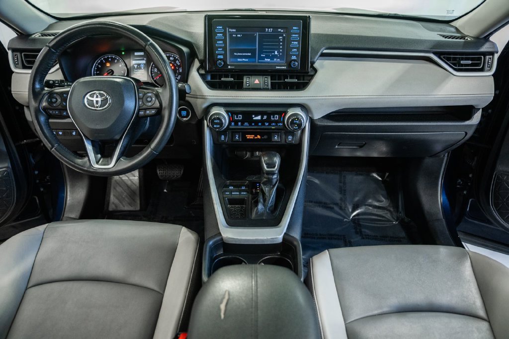 Used 2021 Toyota RAV4 XLE Premium FWD image 16