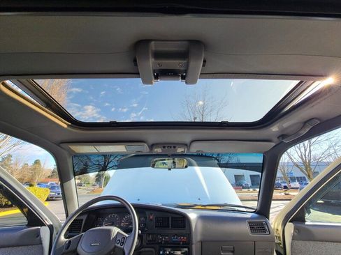 Used 1990 Toyota Pickup SR5 image 36