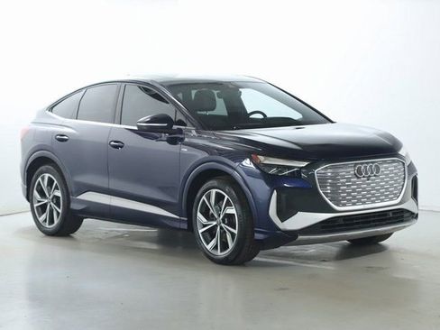 Used 2024 Audi Q4 e-tron Premium w/ Convenience Package image 9