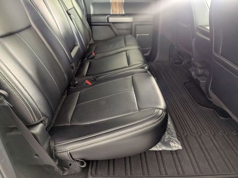Used 2019 Ford F150 Lariat w/ Equipment Group 501A Mid AWD/4WD image 32