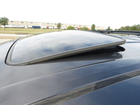 Used 2012 Toyota Sienna XLE image 9