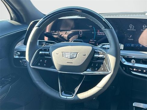 Used 2026 Cadillac Lyriq Luxury image 5